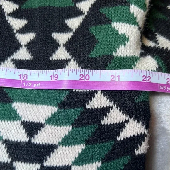 Bear Dance Womens Size Small Cardigan Sweater Green White Black Aztec Geometric - Picture 8 of 12